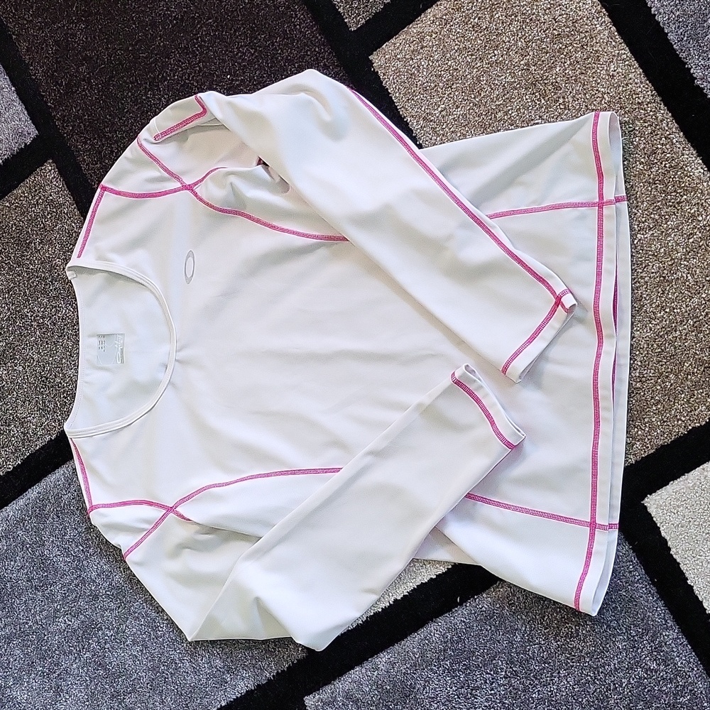 EUC Oakley Long Sleeve Rashguard Women's